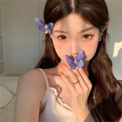 姑娘， 望着我